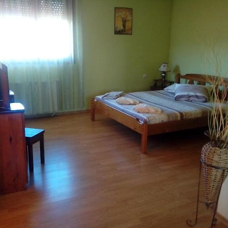 Guest House Ambrozia Kotel Luaran gambar